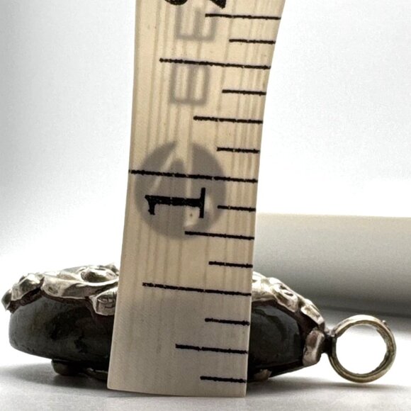 Silver Tone Framed Filagree  Glowing Labradorite Pendant Vintage - Picture 2 of 13